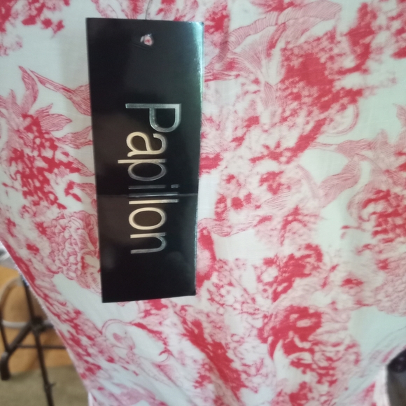 Papillon Blanc Red and White Floral Dress - Picture 2 of 3